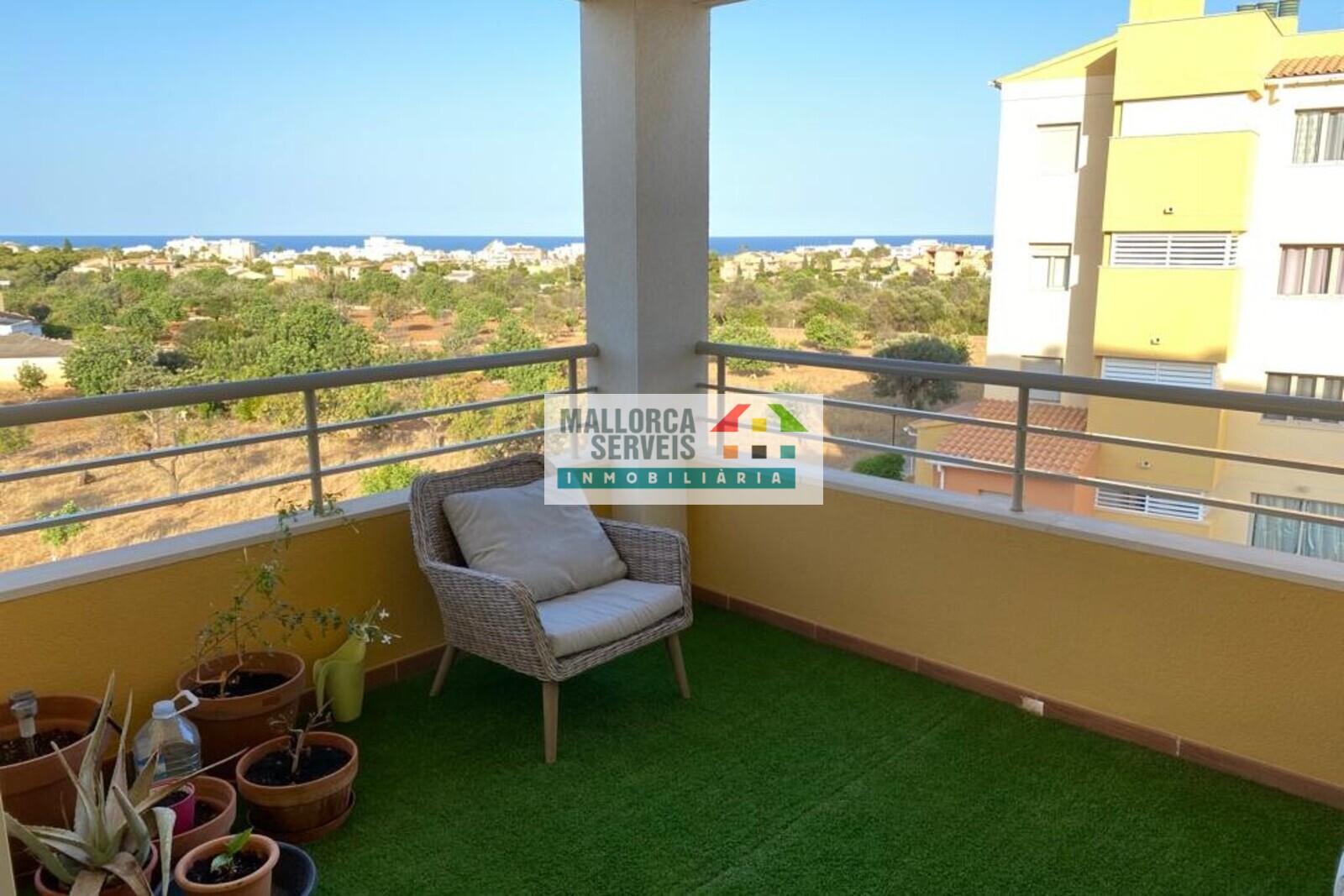 IDYLLIC APARTMENT WITH SEA VIEW, PARKING SPACE AND LIFT IN CALA MILLOR