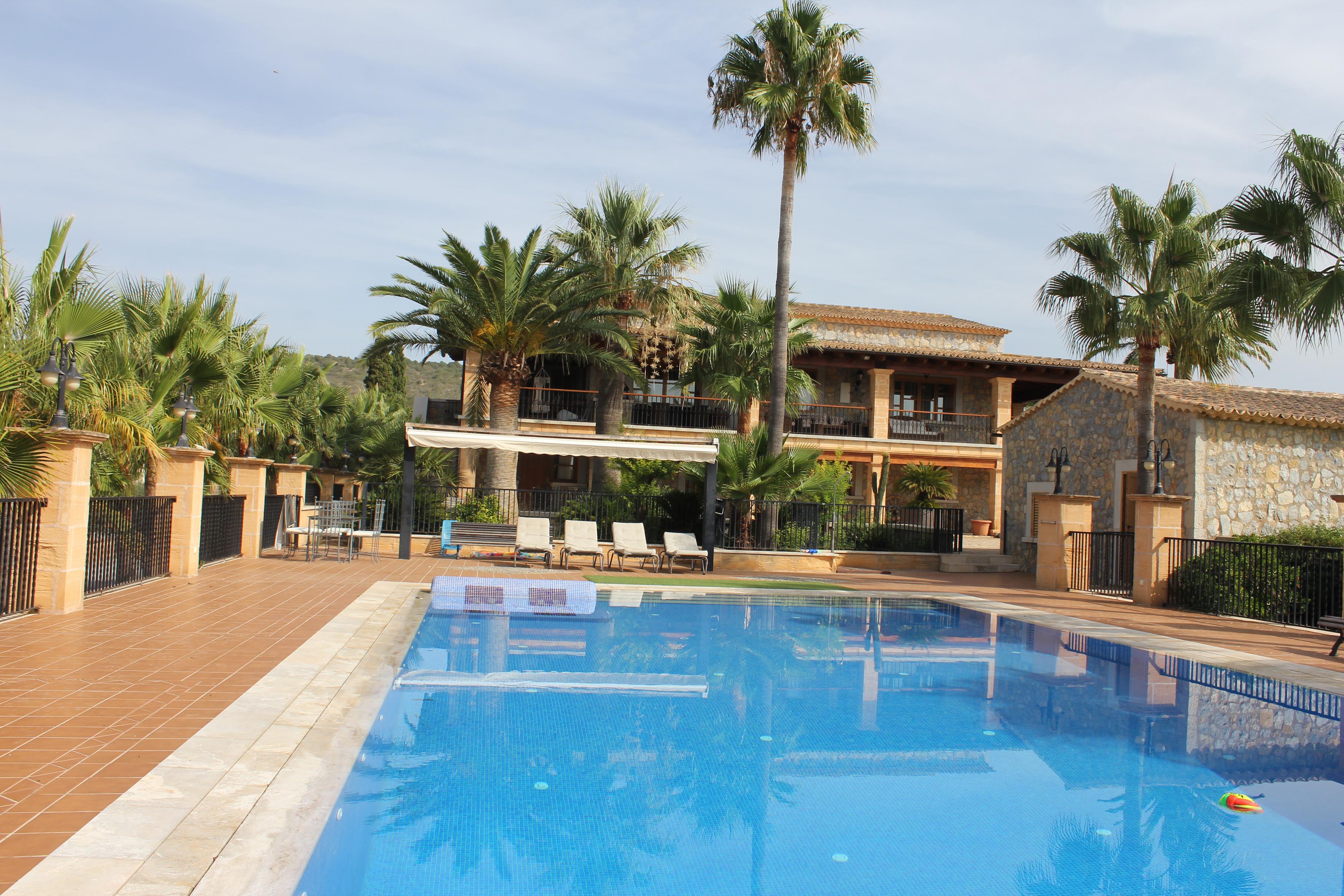 LUXURY FINCA CLOSE TO THE GOLF COURSE ES PUNTIRÓ,PALMA DE MALLORCA