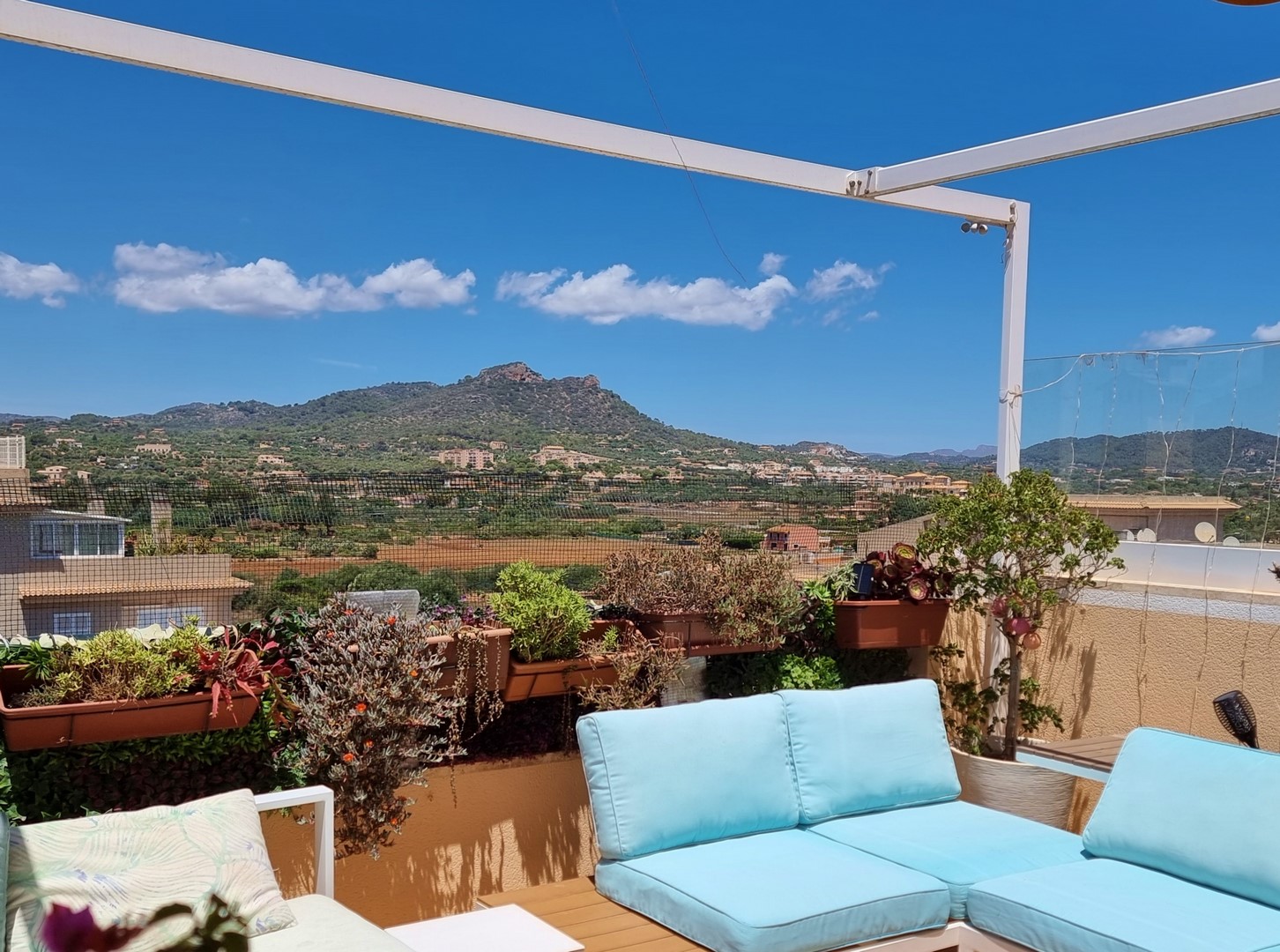 PENTHOUSE WITH MAGNIFICENT TERRACE IN SA COMA/CALA MILLOR