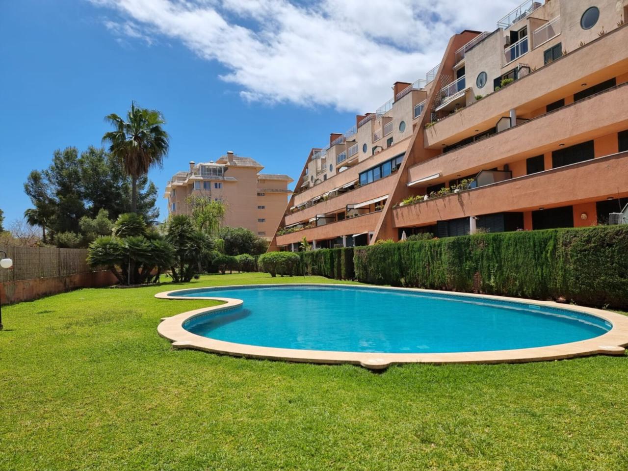 APARTAMENTO CON ASCENSOR , PISCINA, TRASTERO Y PLAZA DE PARQUIN EN SA COMA